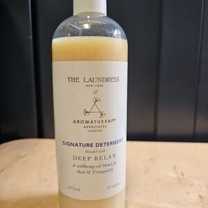 The Laundress X Aromatherapy Associates Signature Detergent - Deep Relax scent